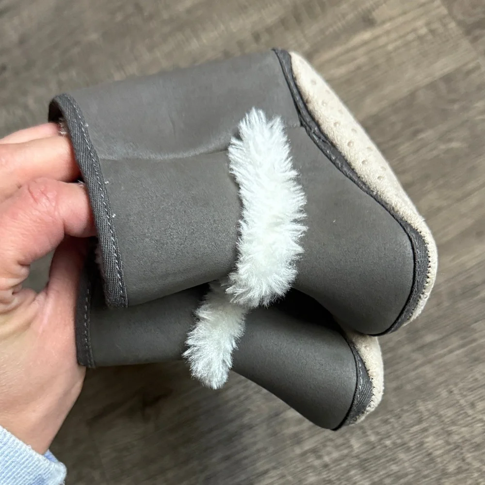 Old Navy Gray Faux Fur Trim Kids Moccasin Boots